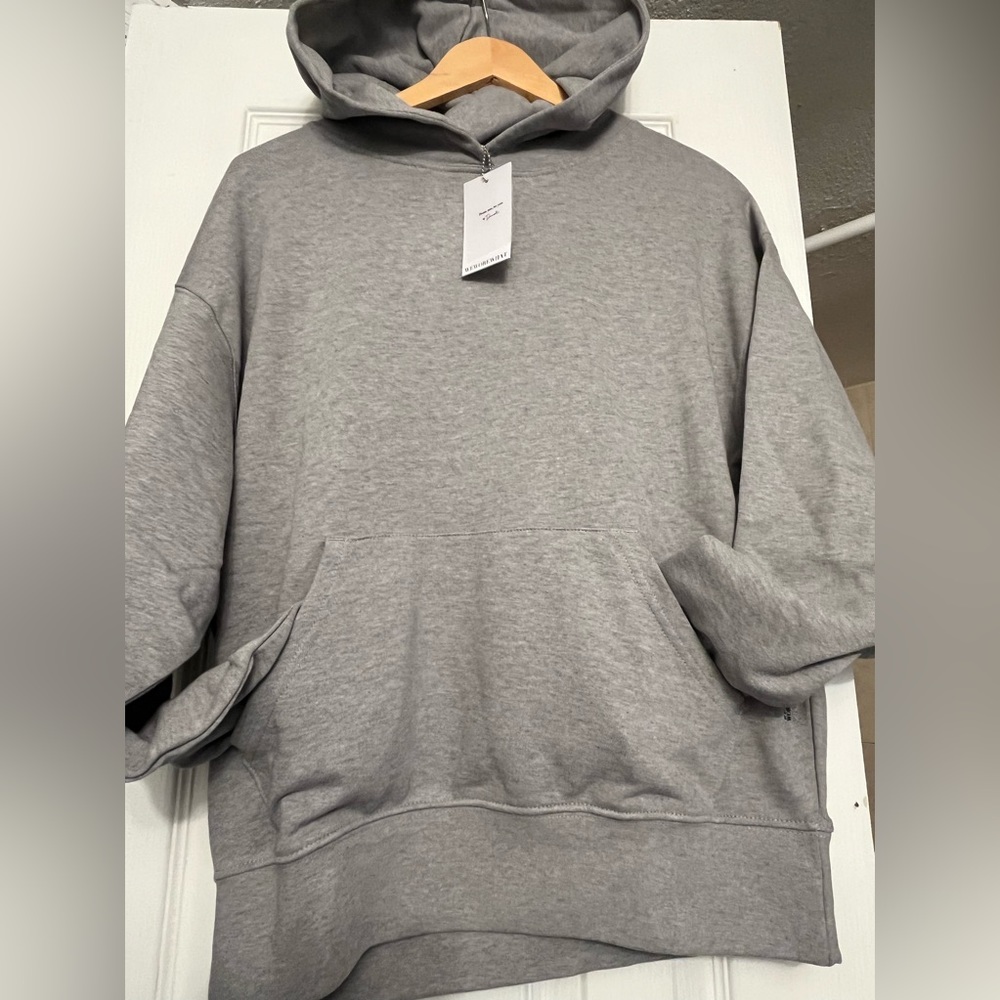 Revolve Hoddie size S new with tags